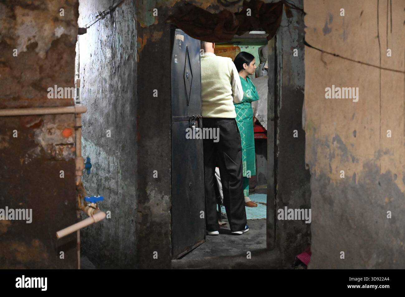 GURUGRAM, INDIA - DECEMBER 2: Police and forensic team investigation at the spot where a 21-year-old suffocated to death and his body was partially charred after he collapsed on a burning coal stove after falling unconscious inside his room in one of the EWS apartments in Malibu Towne, Sector-47, on December 2, 2025 in Gurugram, India. Police identified the deceased as Manjur Alam, originally from Dakshin Dinajpur in West Bengal. He lived alone in a rented accommodation in an EWS building in the society and worked as a delivery manager at a commercial establishment in Sadar Bazar. (Photo by Pa Stock Photo