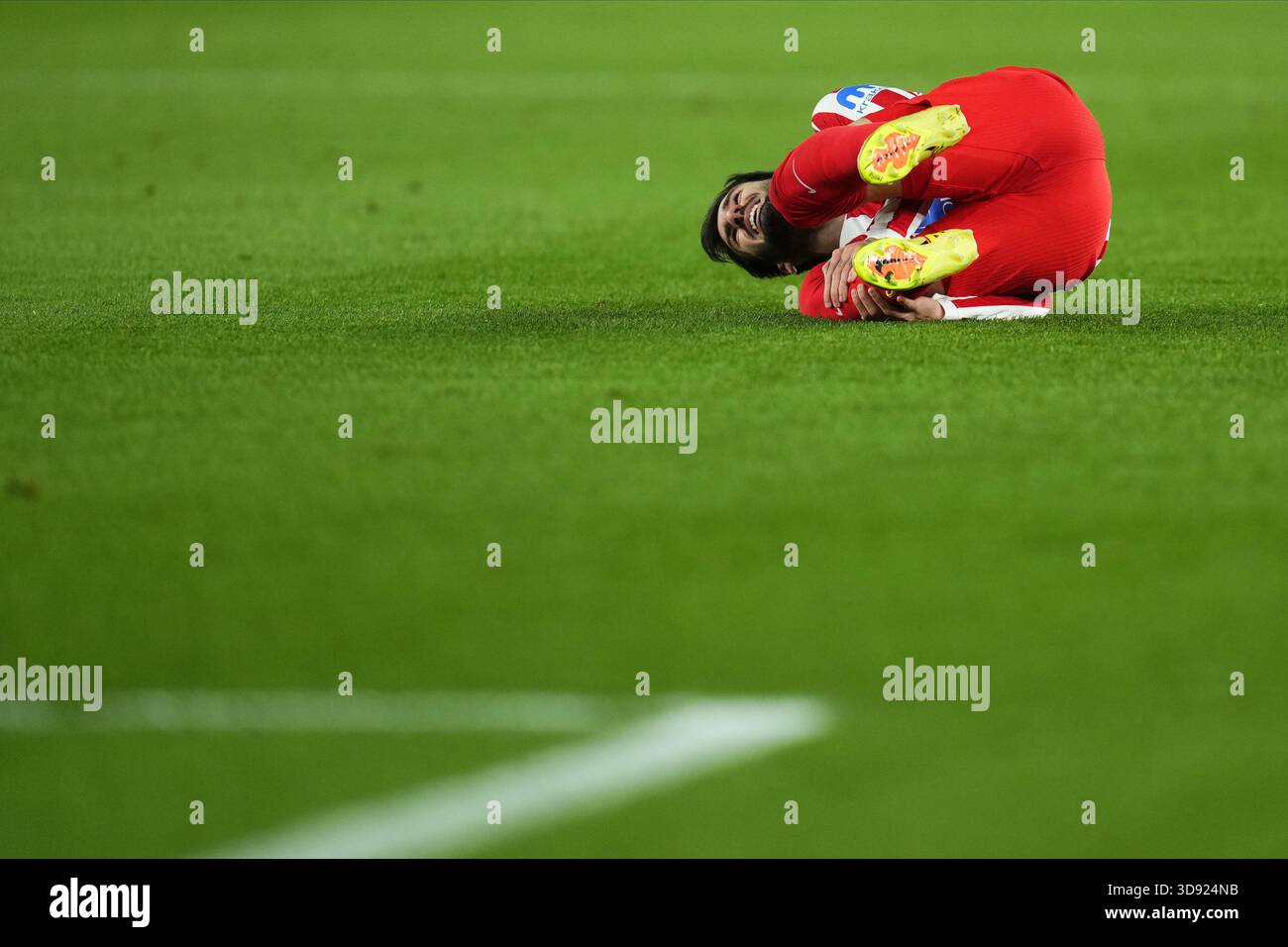 Barcelona, Spain. 03rd Dec, 2025. Alex Baena of Atletico de Madrid during the La Liga EA Sports match between FC Barcelona and Atletico de Madrid played at Spotify Camp Nou Stadium on December 2 2025 in Barcelona, Spain. (Photo by Bagu Blanco/PRESSIN) Credit: PRESSINPHOTO SPORTS AGENCY/Alamy Live News Stock Photo