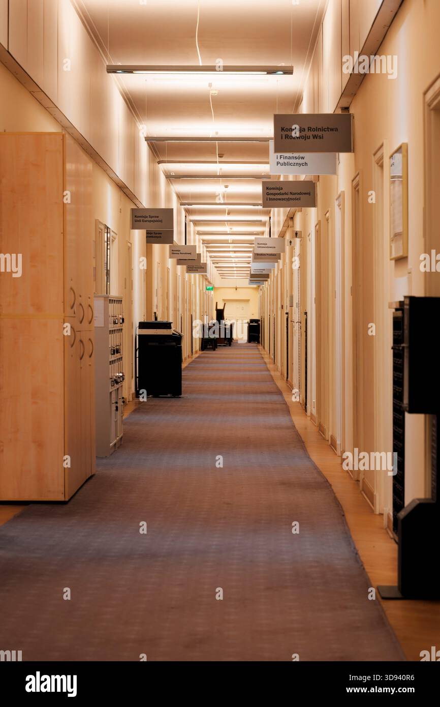 Long institutional building complex hi-res stock photography and images ...
