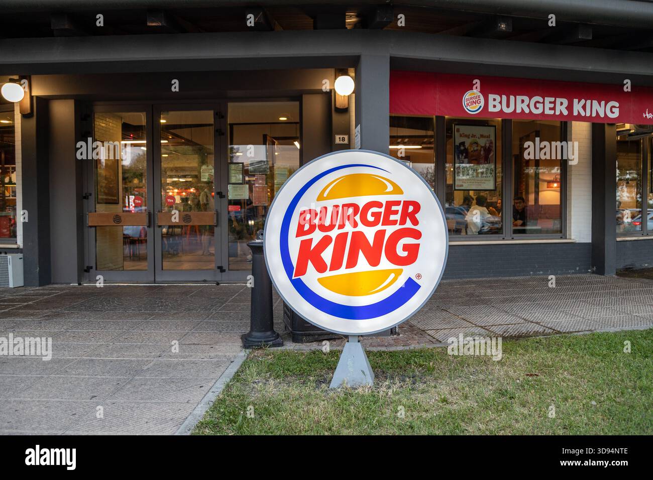 Burger king store hi-res stock photography and images - Page 3 - Alamy