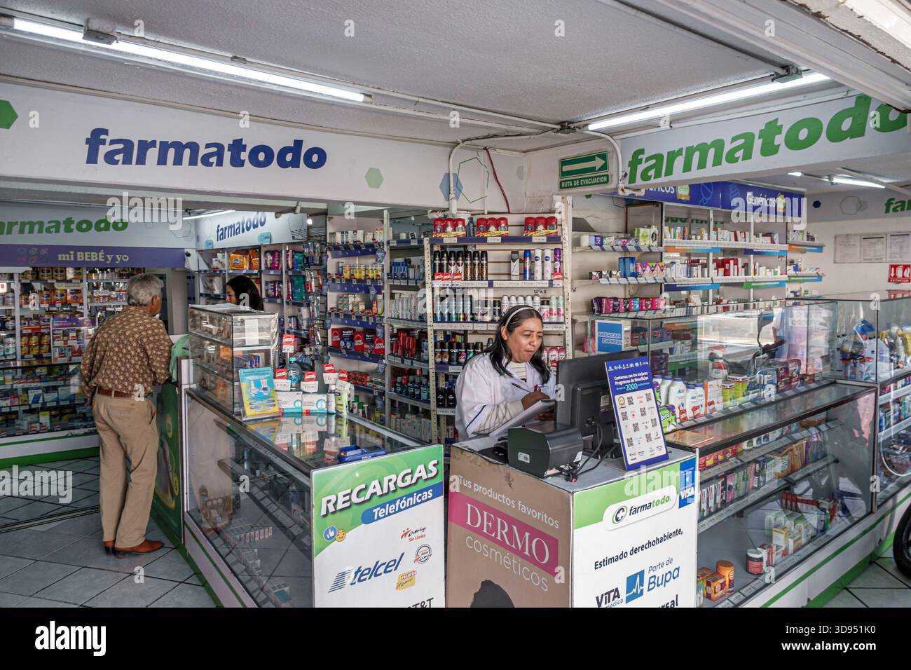 Farmatodo pharmacy drugstore hi-res stock photography and images - Alamy
