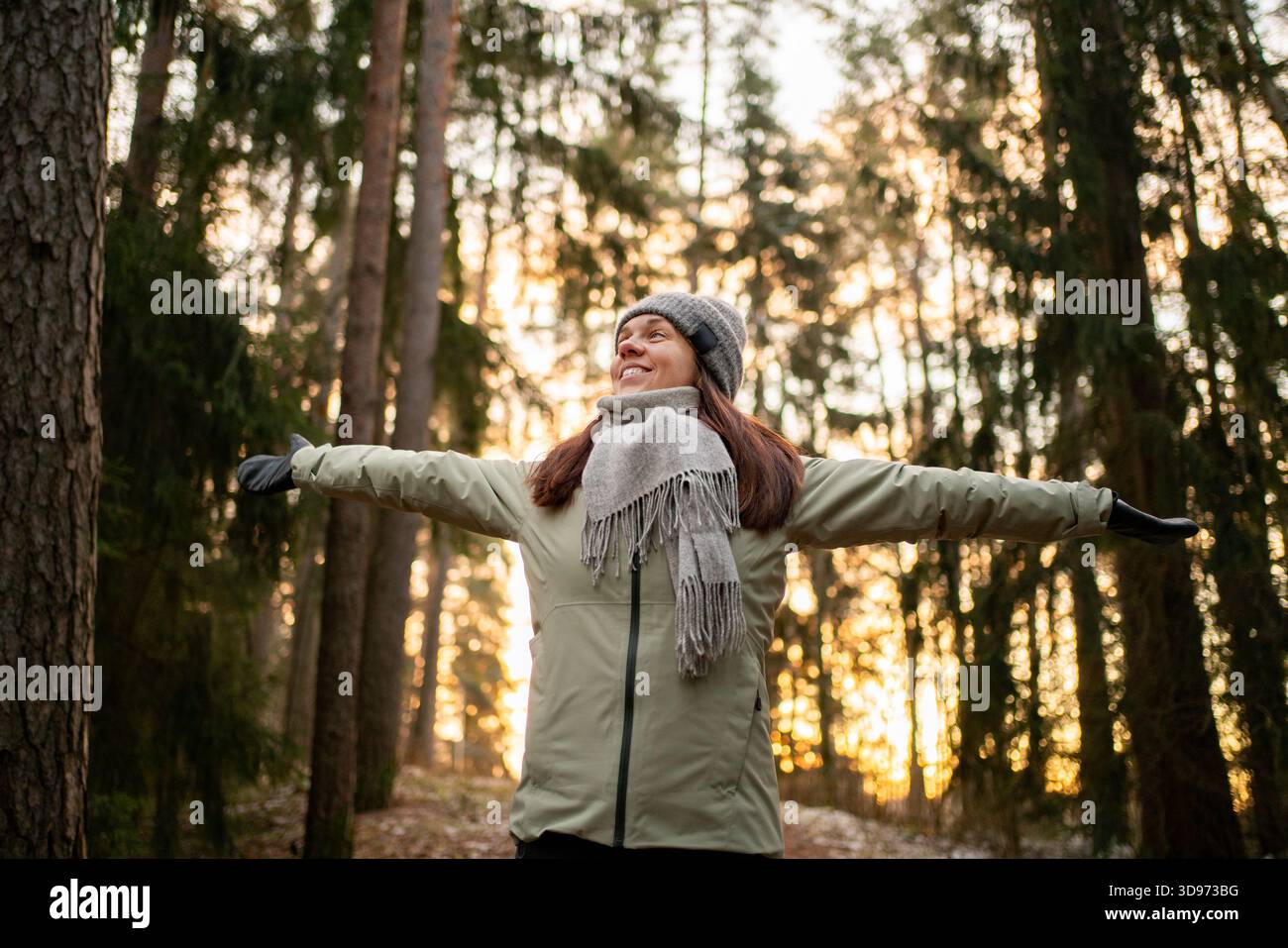Woman in forest hi-res stock photography and images - Alamy