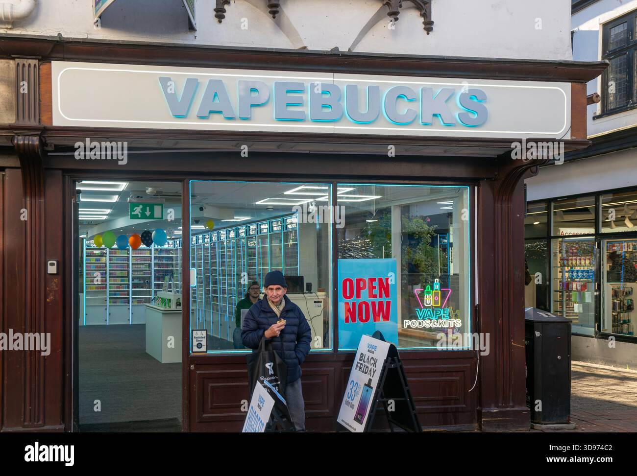 E liquid store hi-res stock photography and images