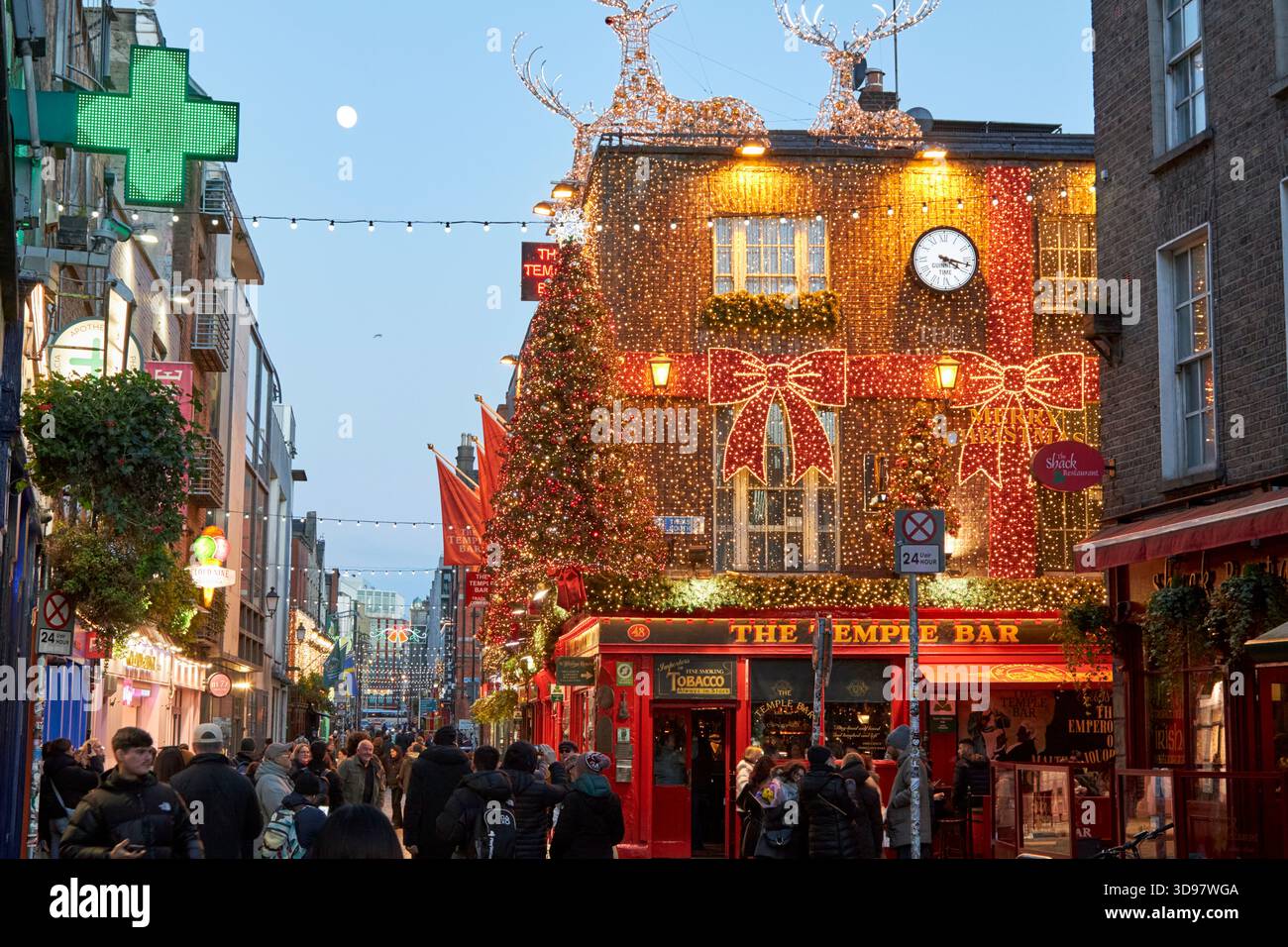 christmas decorations in temple bar and the temple bar pub dublin, republic of ireland Stock Photo