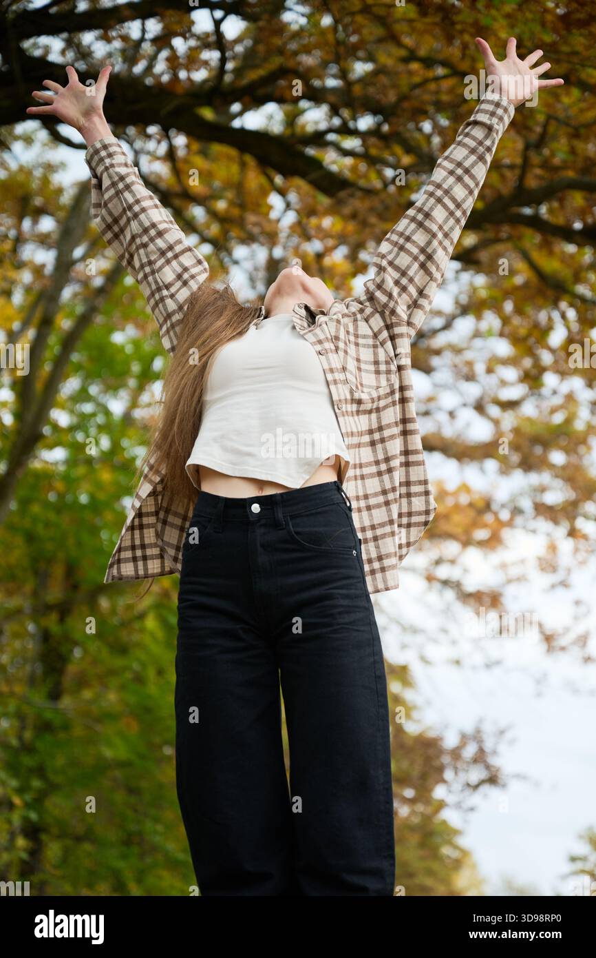 Arms radiates hi-res stock photography and images - Alamy