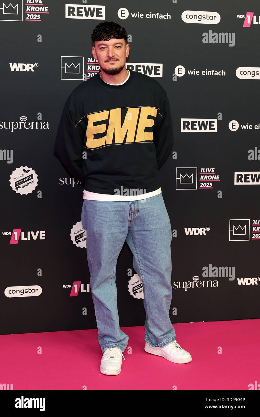 Montzz Rapper 04 December 2025, North Rhine-Westphalia, Bielefeld: Montez, rapper ...