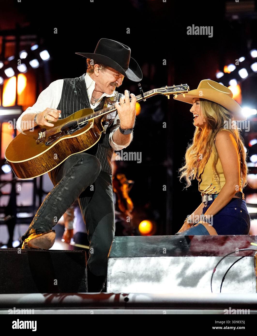 Brooks & dunn hi-res stock photography and images - Page 6 ...