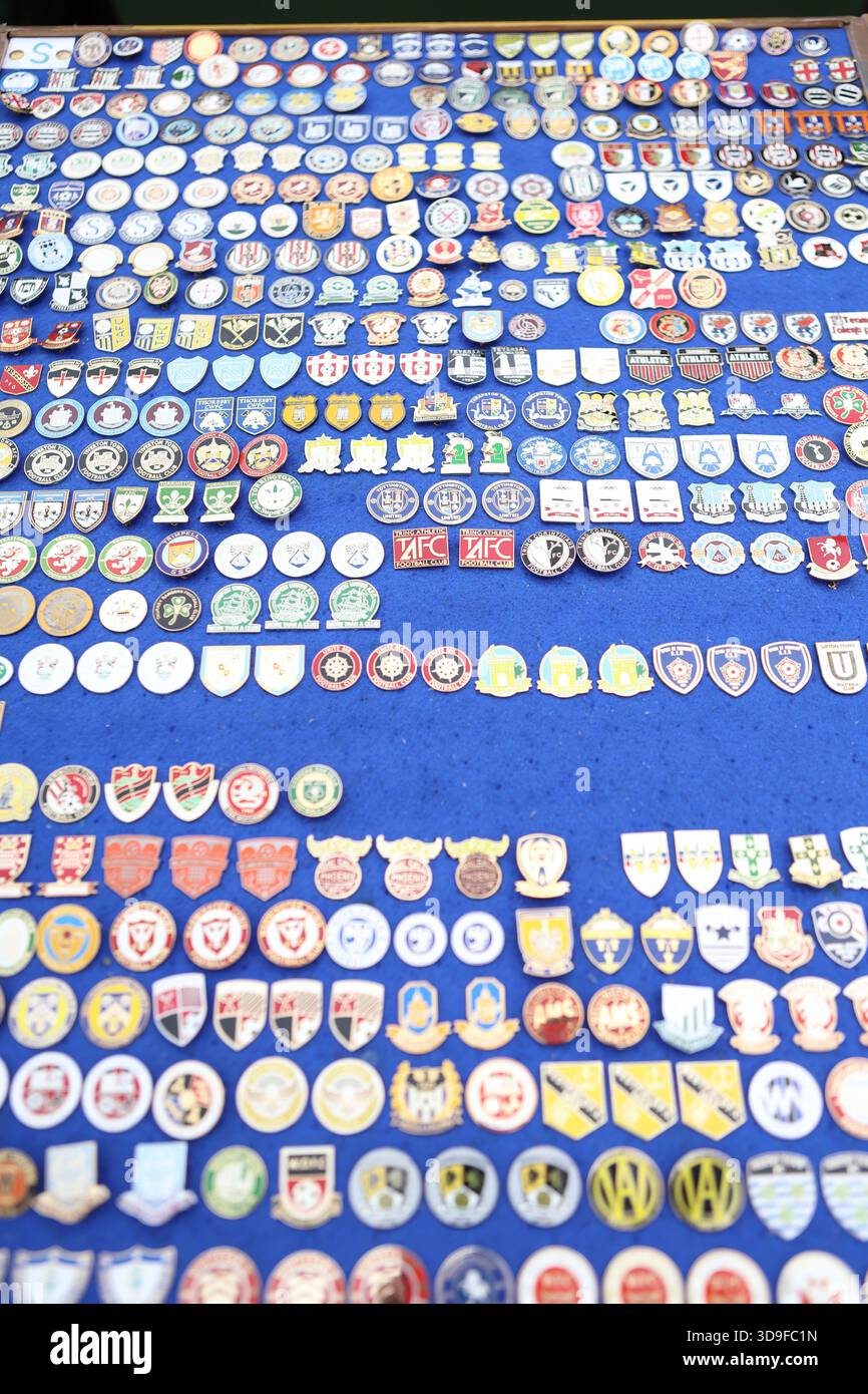 Vintage L.A. Los Angeles Aztecs USA Football Club Supporters Soccer Pin