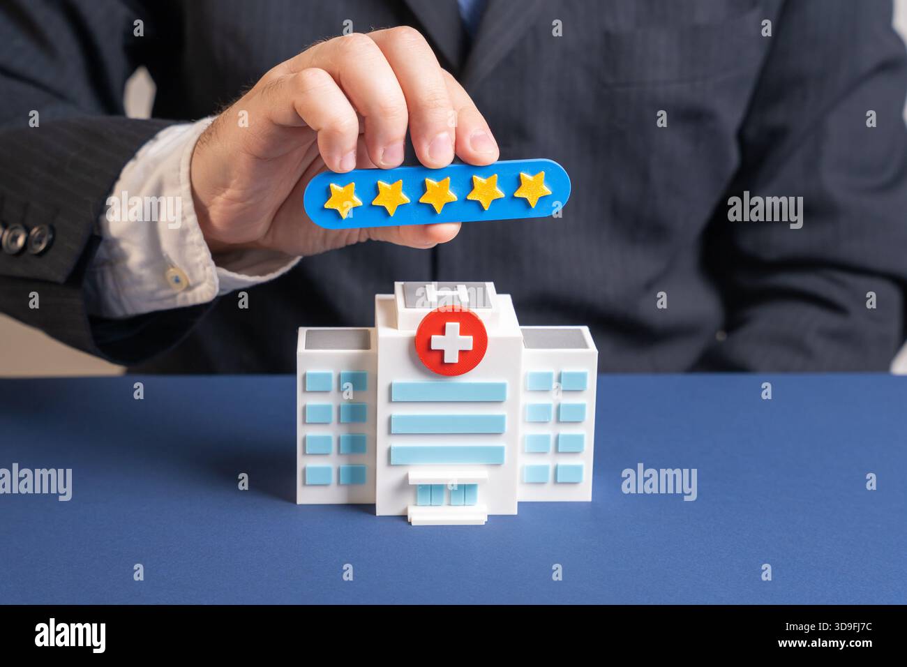 Five star accreditation award hi-res stock photography and images - Alamy