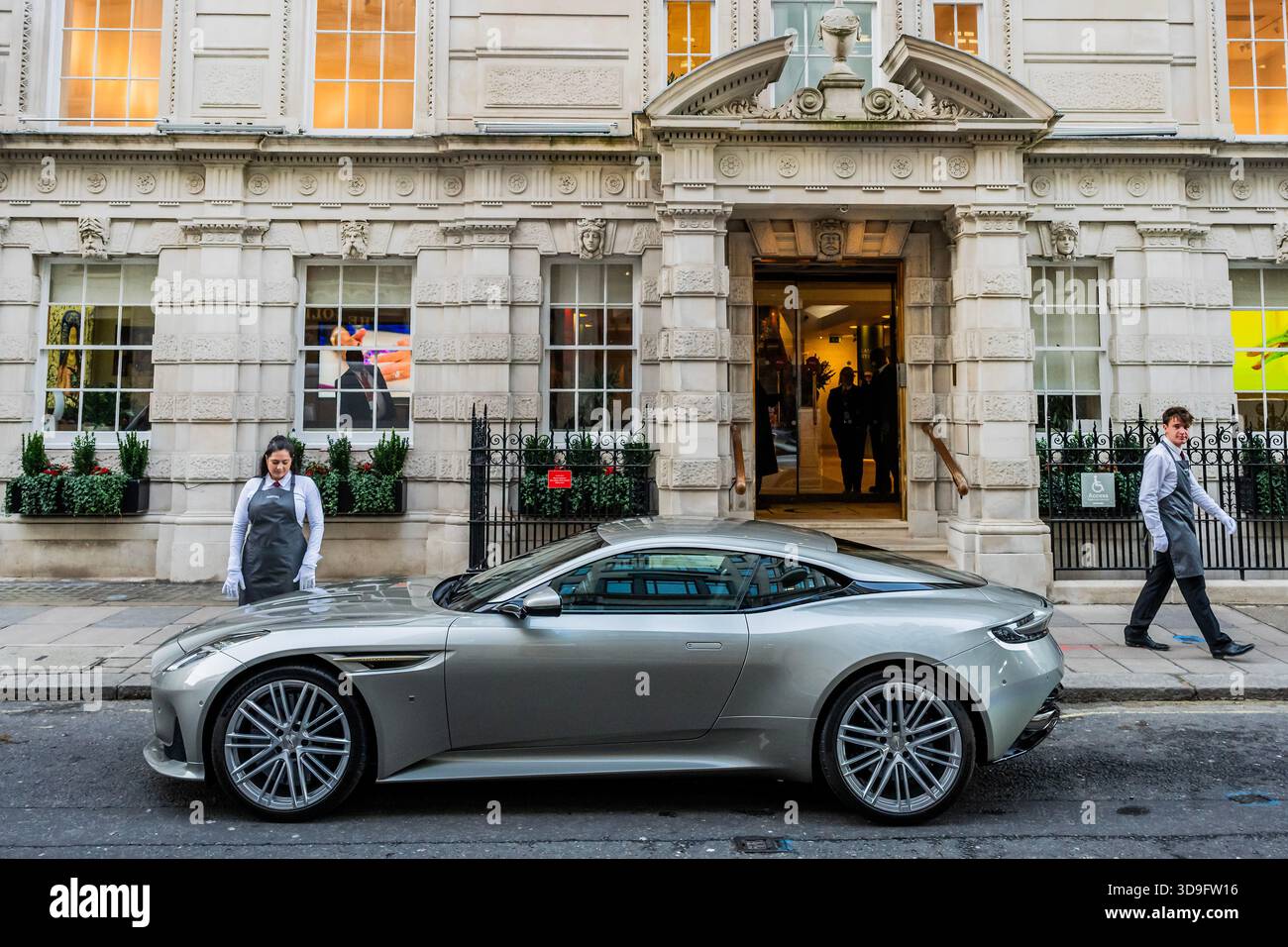 London, UK. 5 Dec 2025. Aston Martin DB12, Goldfinger 007 Special ...