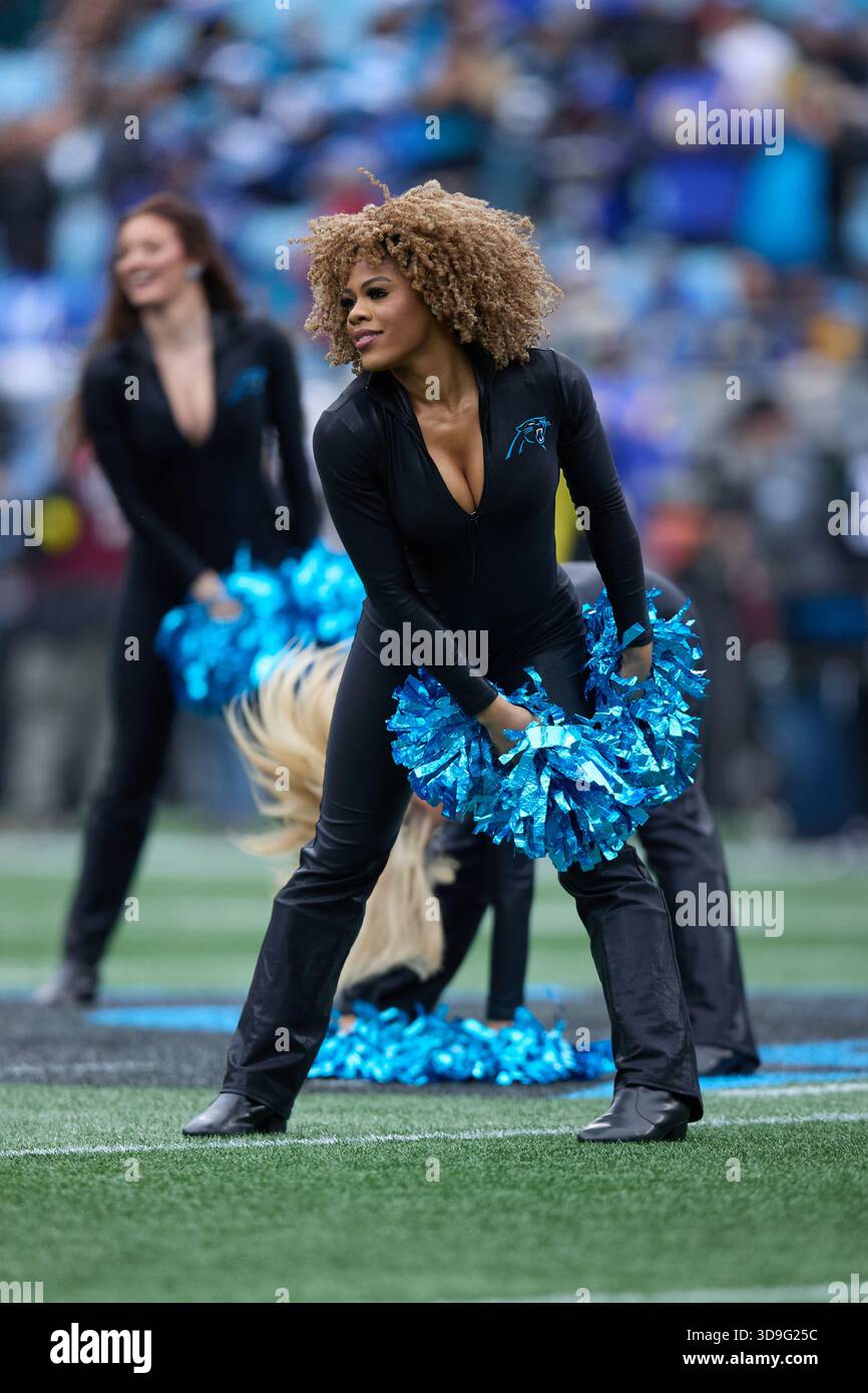 La Rams Dj Ester The Top Cats entertain the crowd prior to an NFL football game between ...