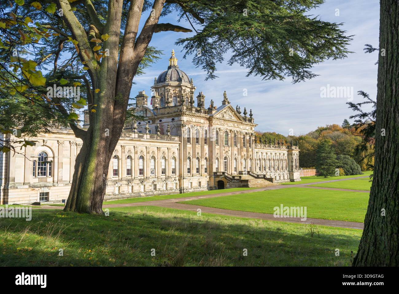 Late autumn 2025 hi res stock photography and images Alamy