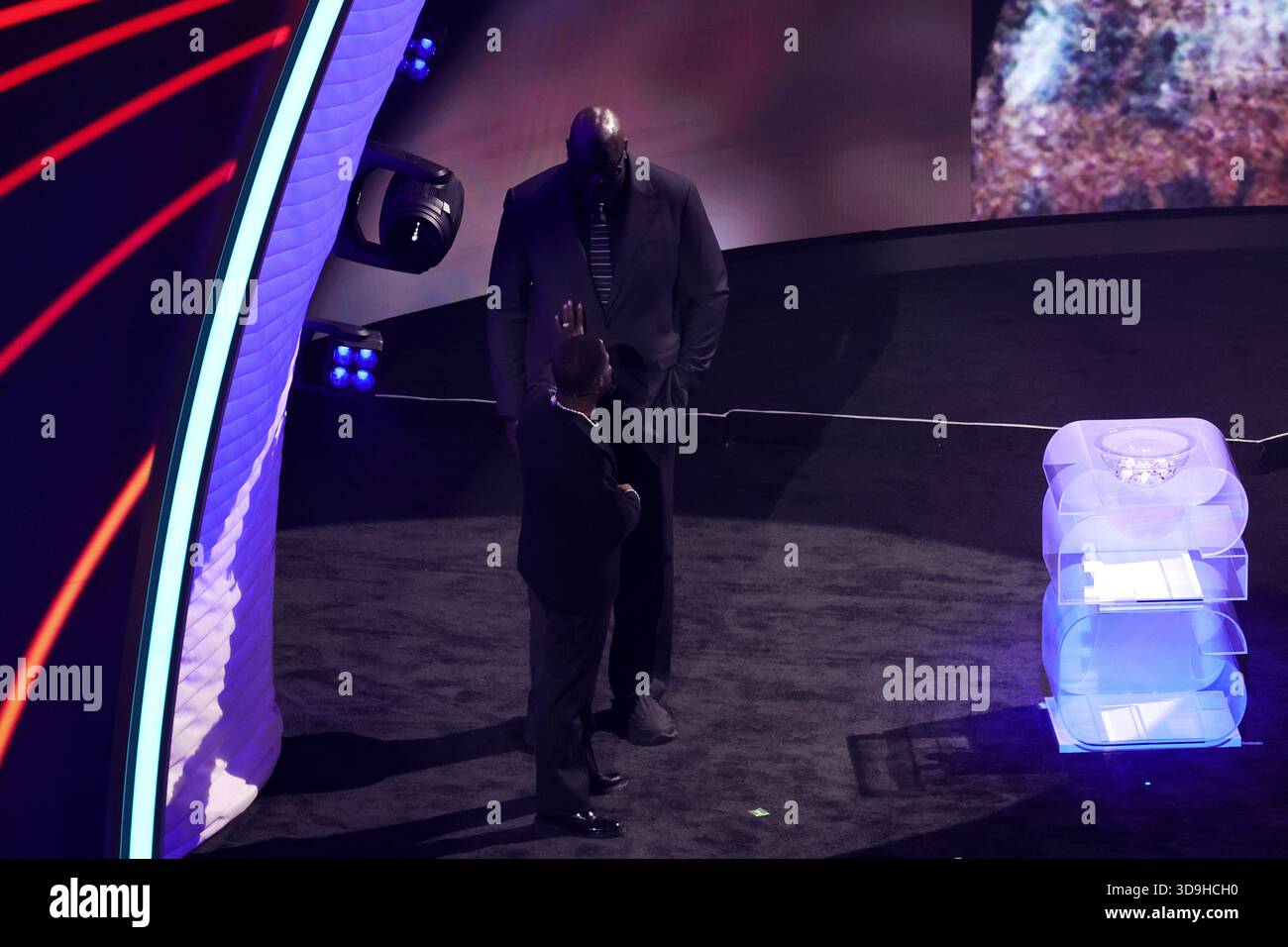 Shaquille O'Neal and Kevin Hart during the 2026 FIFA World Cup draw at(01)