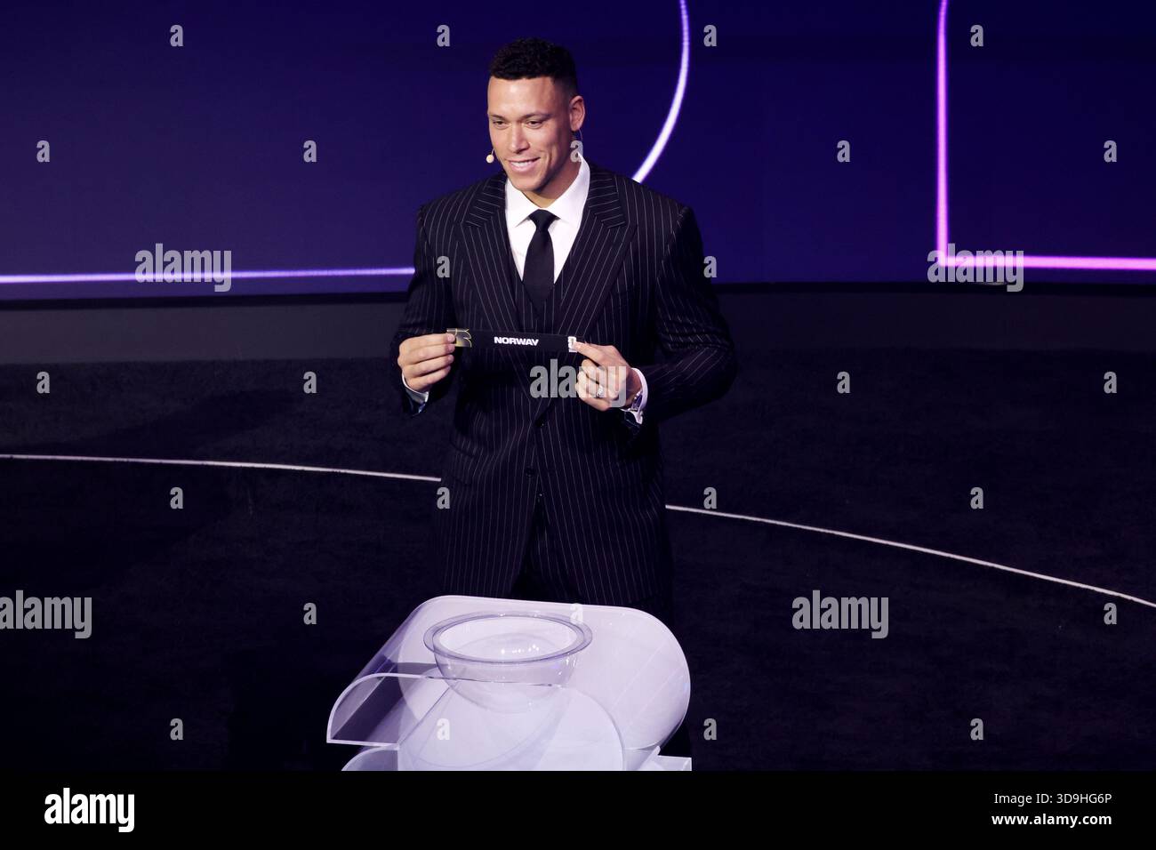 Aaron Judge draws Norway from pot 3 during the 2026 FIFA World Cup draw
