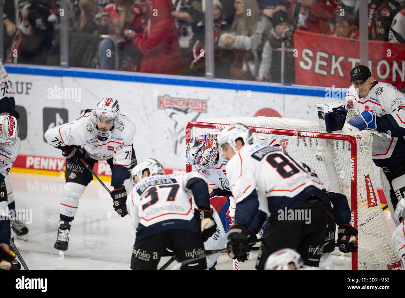 Evan Fitzpatrick (Nuremberg Ice Tigers, goalkeeper, #30); Tyler Spezia ...