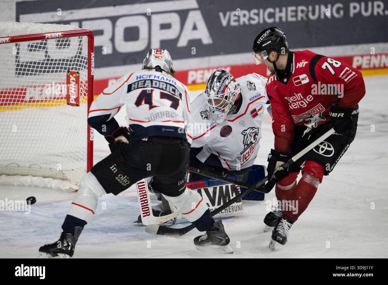 +n47ü; Evan Fitzpatrick (Nuremberg Ice Tigers, goaltender [goalkeeper ...