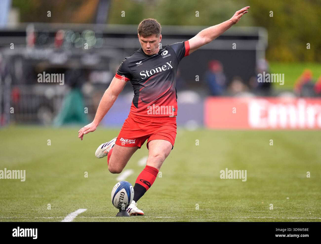 Saracens' Owen Farrell scores a conversion kick during the Investec ...