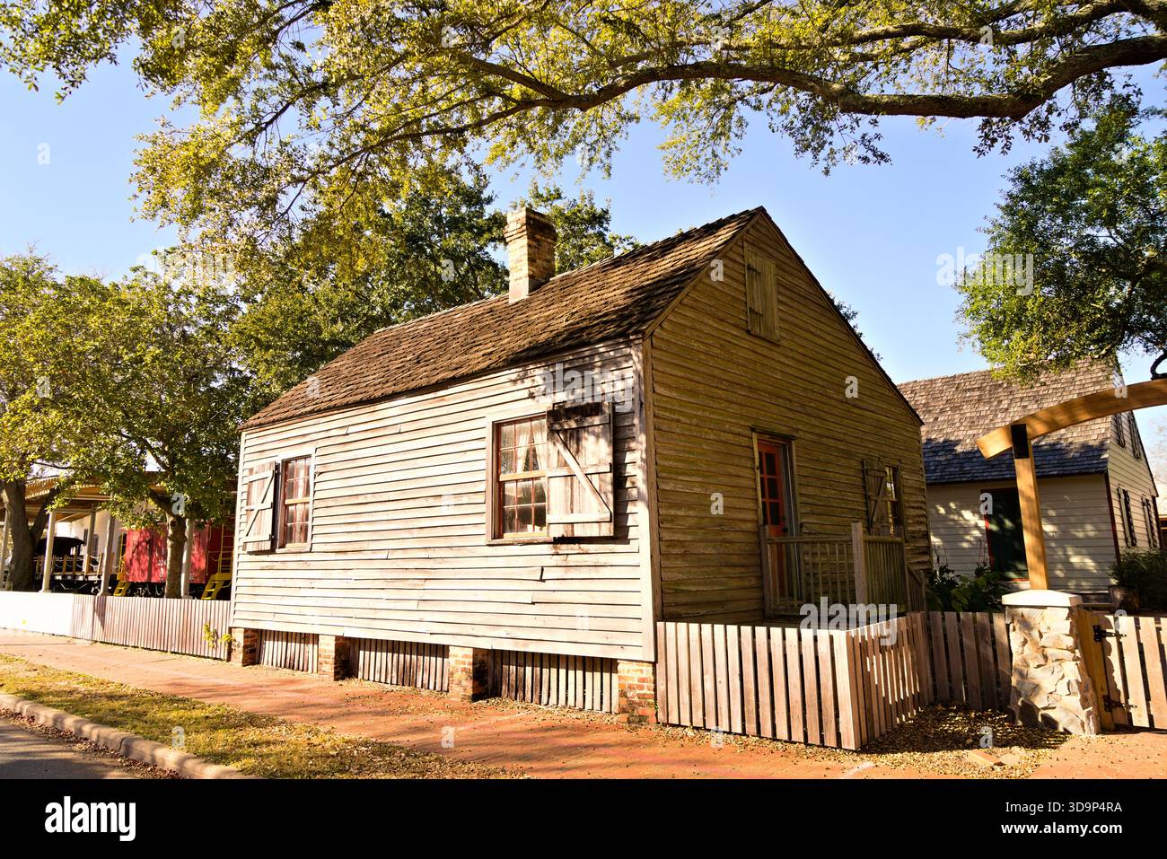 julee-cottage-a-preserved-19th-century-house-in-historic-pensacola