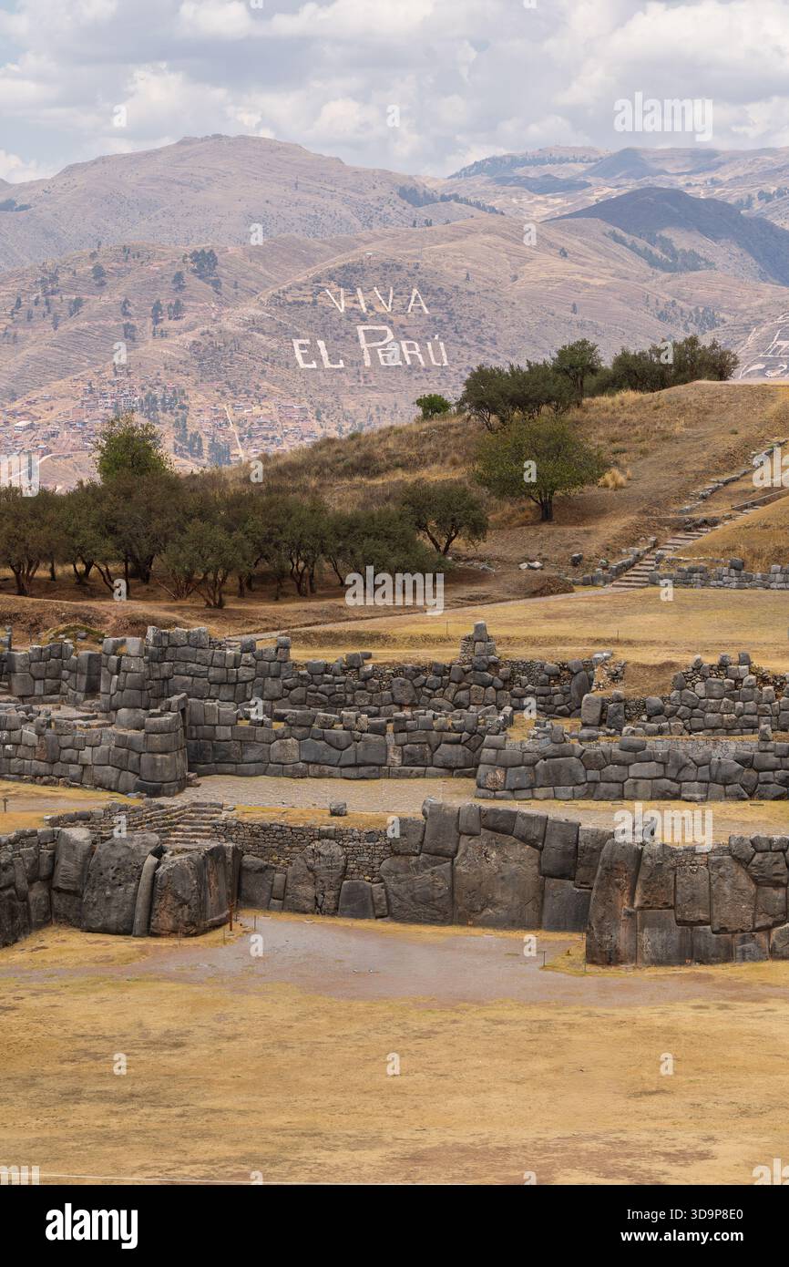 Sacsayhuaman Inca Ruins with Viva El Peru Sign in Cusco Stock Photo - Alamy