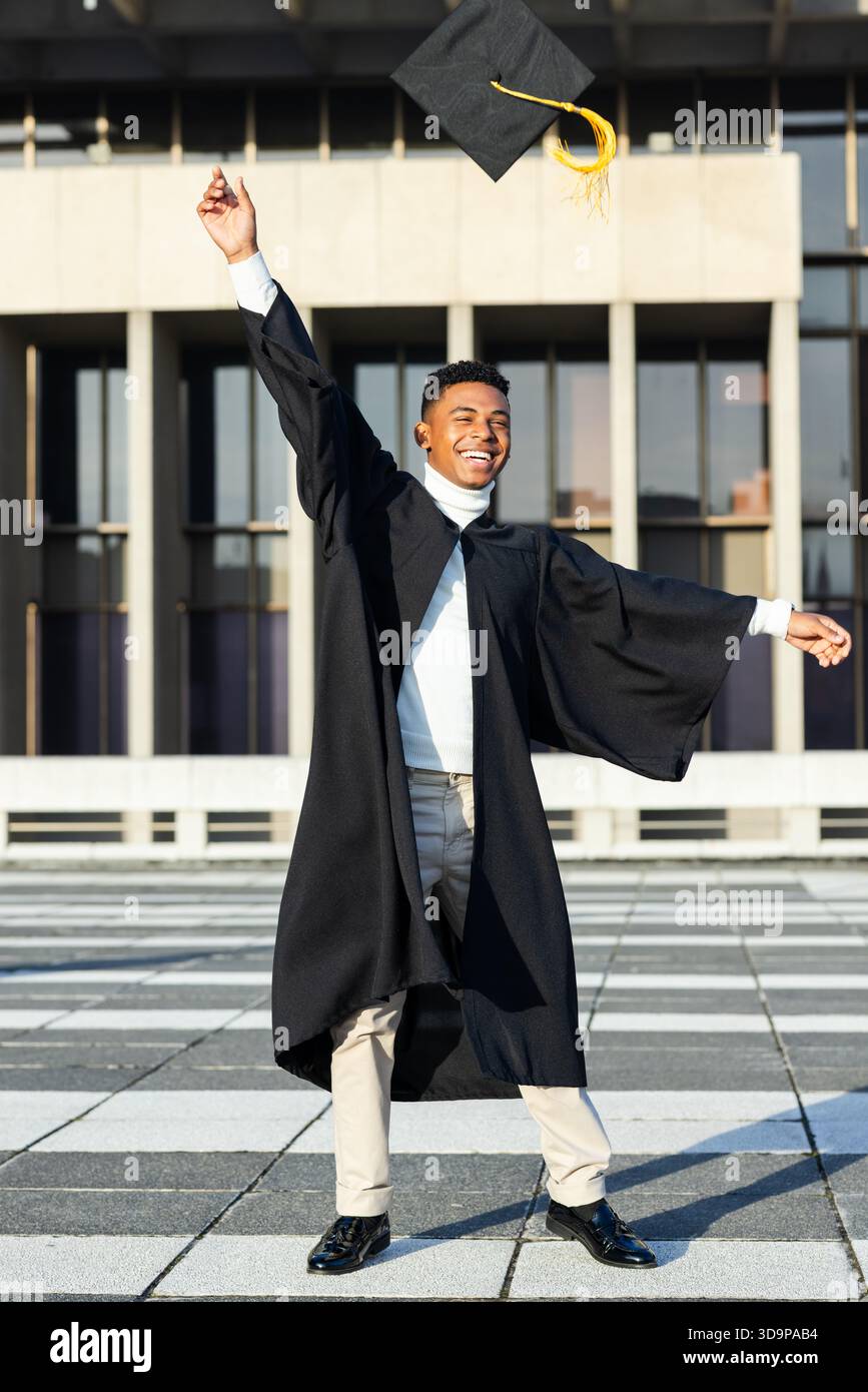 Gown graduation robe academic hi-res stock photography and images - Alamy