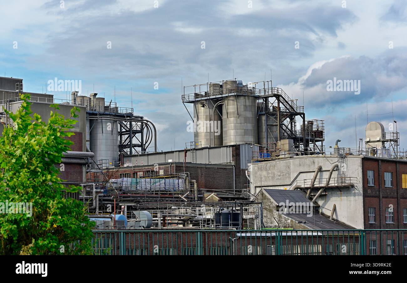 Massive industrial factory tall towers hi-res stock photography and ...