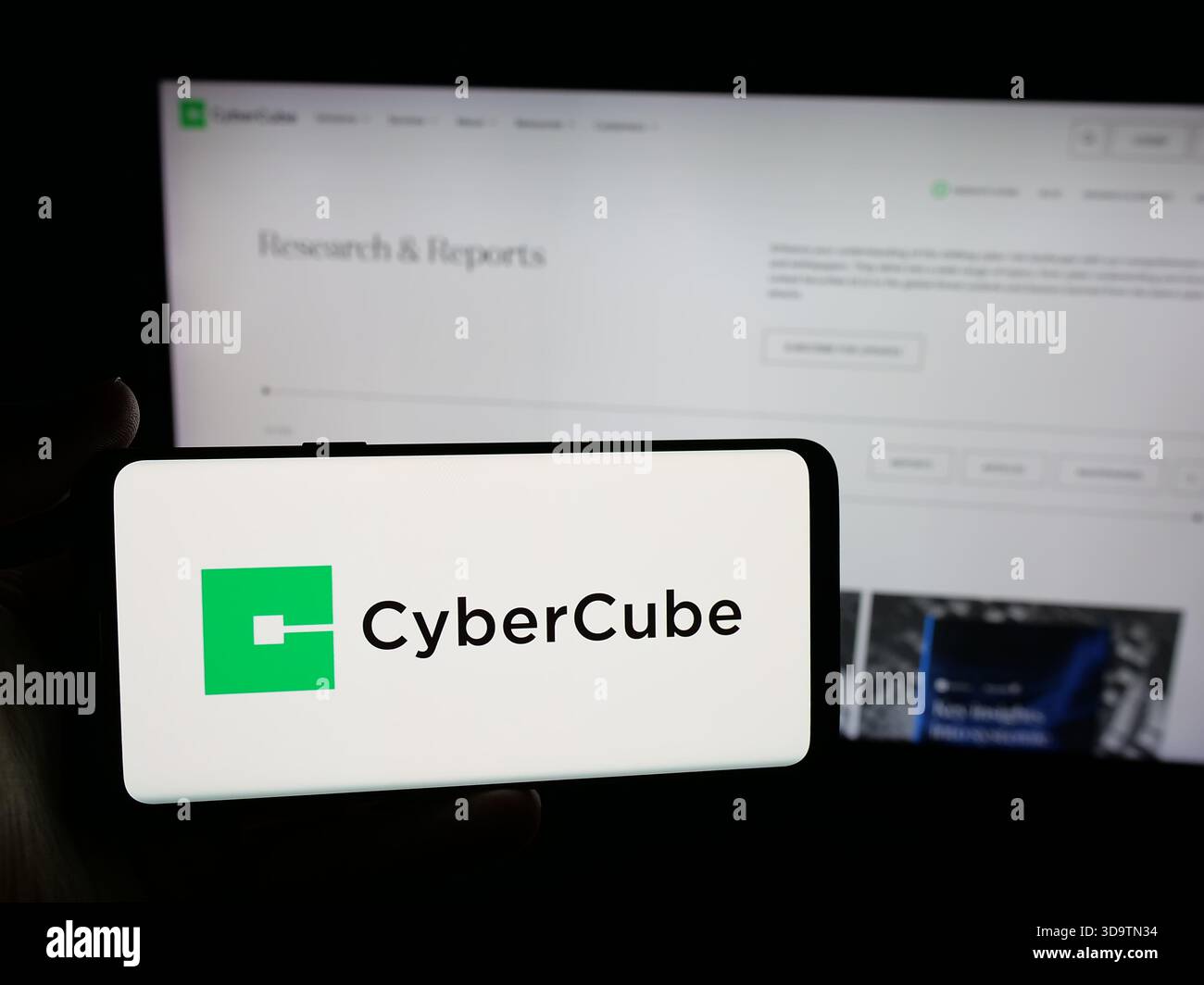 KAT White on Black Thickened Double Shot PBT Keycaps|Keyreative, image size:1300x1064