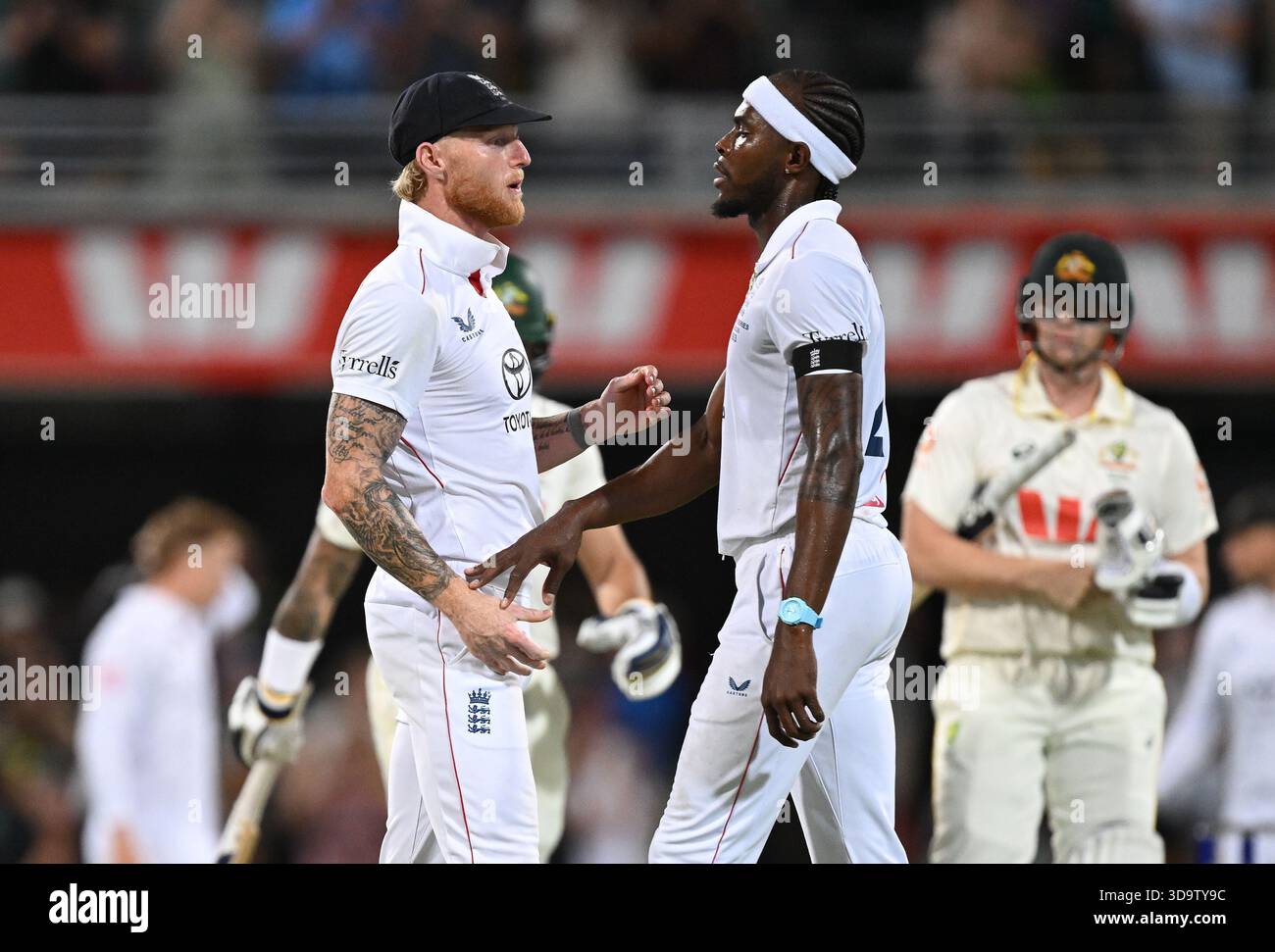Brisbane, Australia. 07th Dec, 2025. England captain Ben Stokes and Jofra Archer react following England's loss on Day 4 of the Second Men's Ashes Test between Australia and England at The Gabba in Brisbane, Sunday, December 7, 2025. (AAP Image/Dave Hunt) NO ARCHIVING, EDITORIAL USE ONLY, IMAGES TO BE USED FOR NEWS REPORTING PURPOSES ONLY, NO COMMERCIAL USE WHATSOEVER, NO USE IN BOOKS WITHOUT PRIOR WRITTEN CONSENT FROM AAP Credit: Australian Associated Press/Alamy Live News Stock Photo