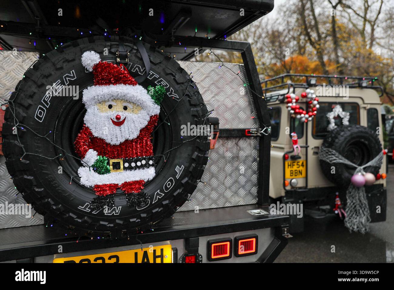 London, UK, 7th December 2025. Several hundred Land Rovers driven by ...