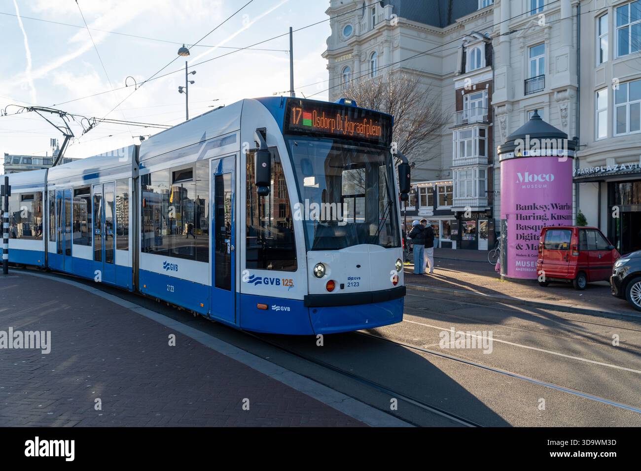 Straenbahn Links Uberholen