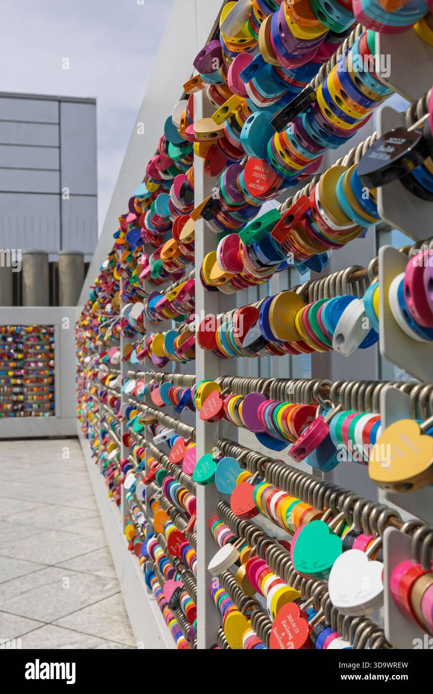 Heart of osaka hi-res stock photography and images - Alamy