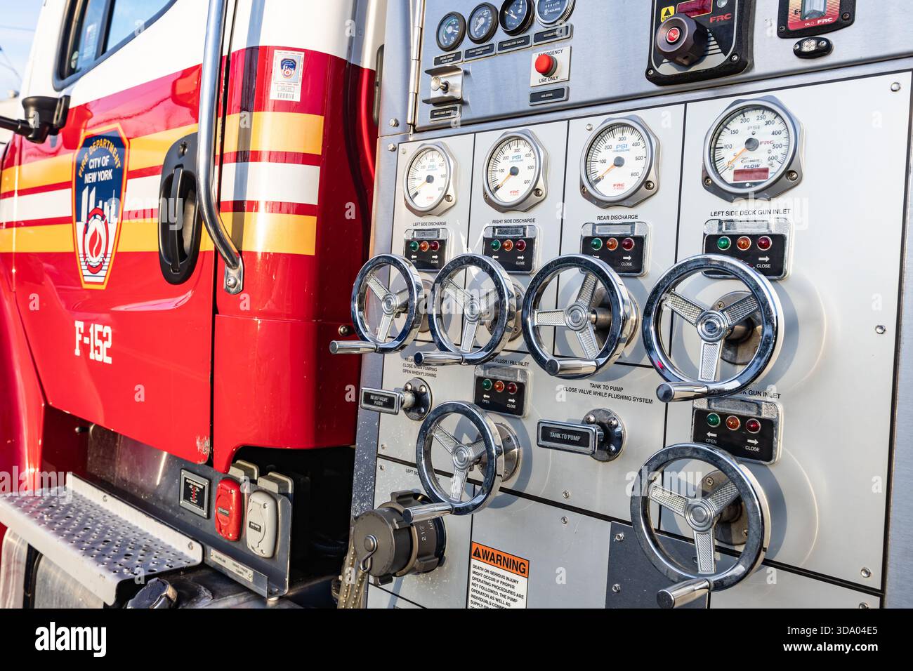 Fdny fire engine pump hi-res stock photography and images - Alamy