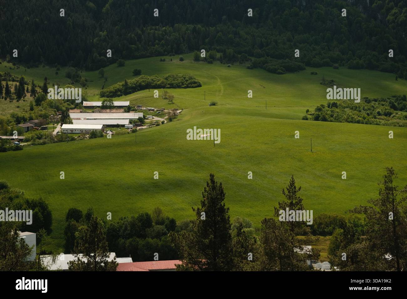 Lush green rolling hills hi-res stock photography and images - Alamy