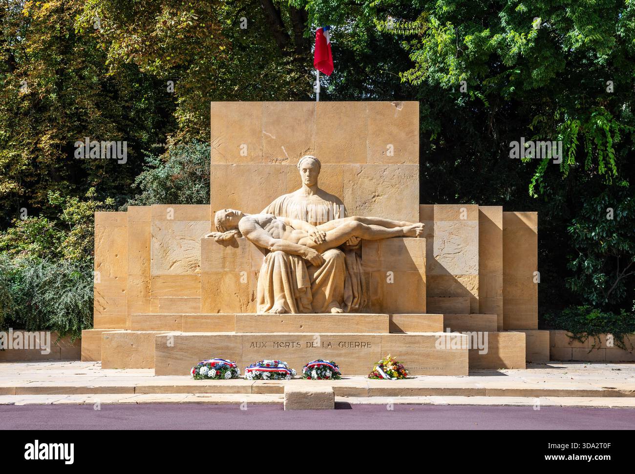 The war memorial in Metz, France, celebrates the annexation of Alsace-Lorraine to France in 1918 and figures a mother carrying her dead son on her lap Stock Photo