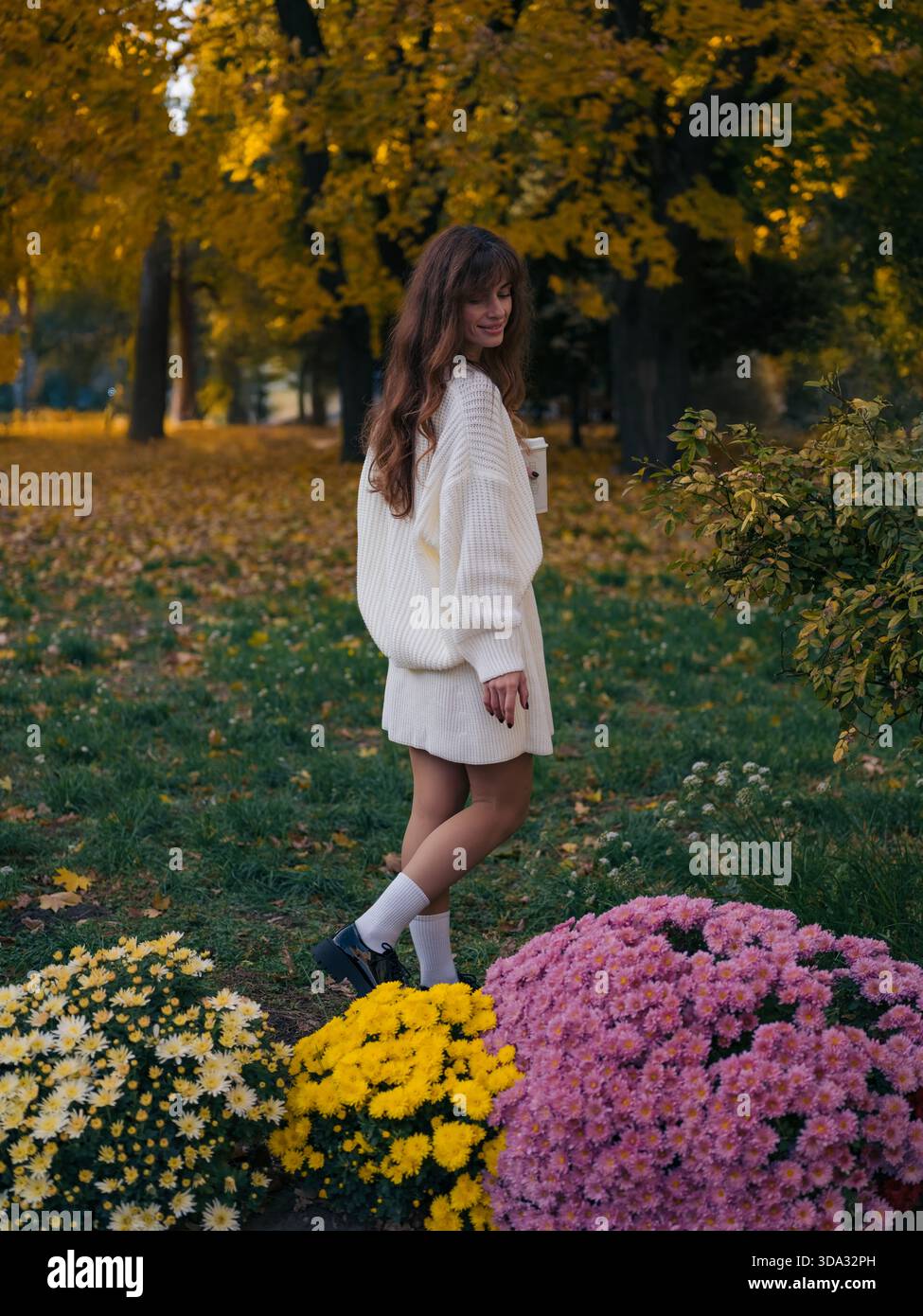 Full length back of the dress over the shoulder hi-res stock photography  and images - Alamy