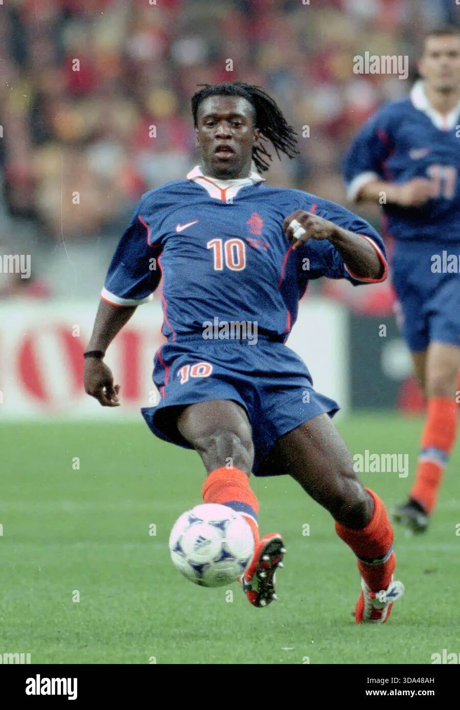 Cedorf Holland forward clarence seedorf 10 hi-res stock photography and images ...