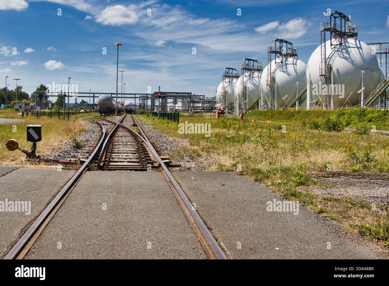 Train Track. Download Outdoor railroad facility hi-res stock photography and images - Alamy