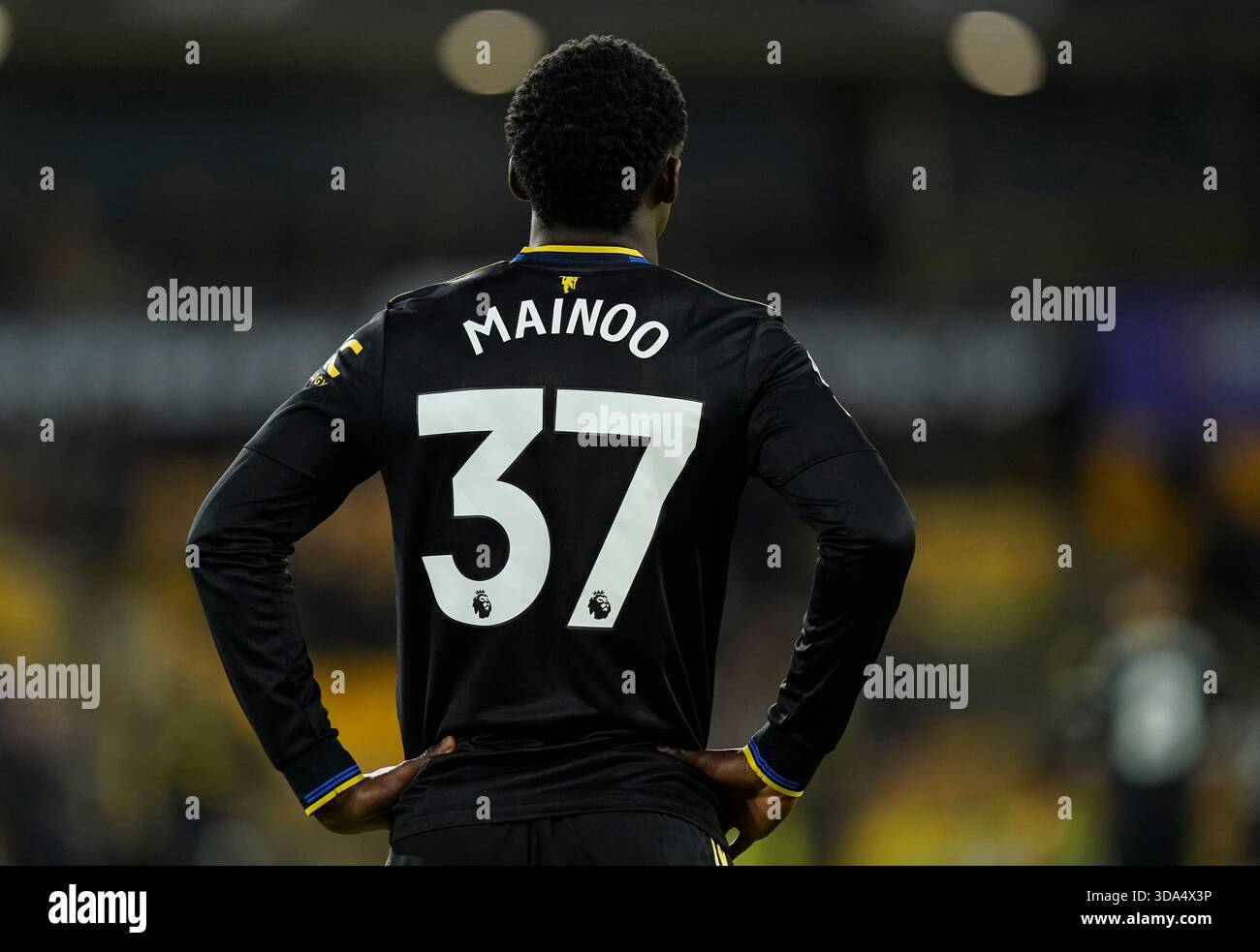 Wolverhampton Bench Wolverhampton, England, 8th December 2025. Kobbie Mainoo of Manchester ...