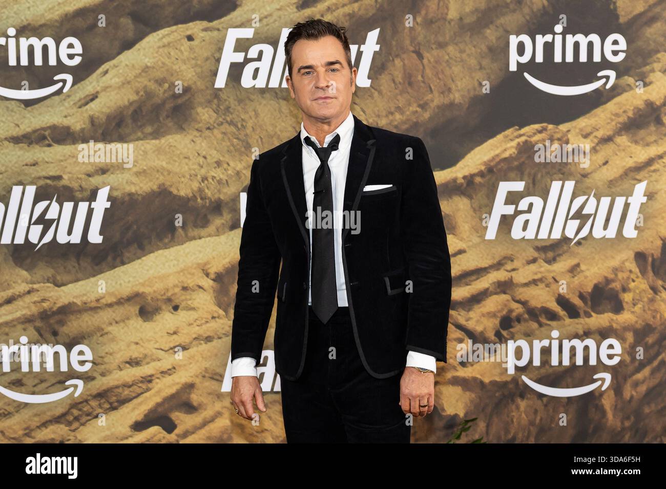 Justin Theroux attends the arrivals of Amazon Prime Video’s “FALLOUT ...