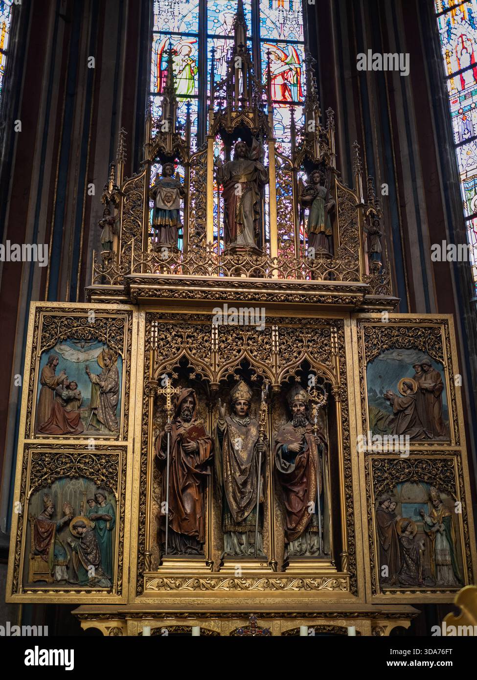 Altar panels hi-res stock photography and images - Alamy