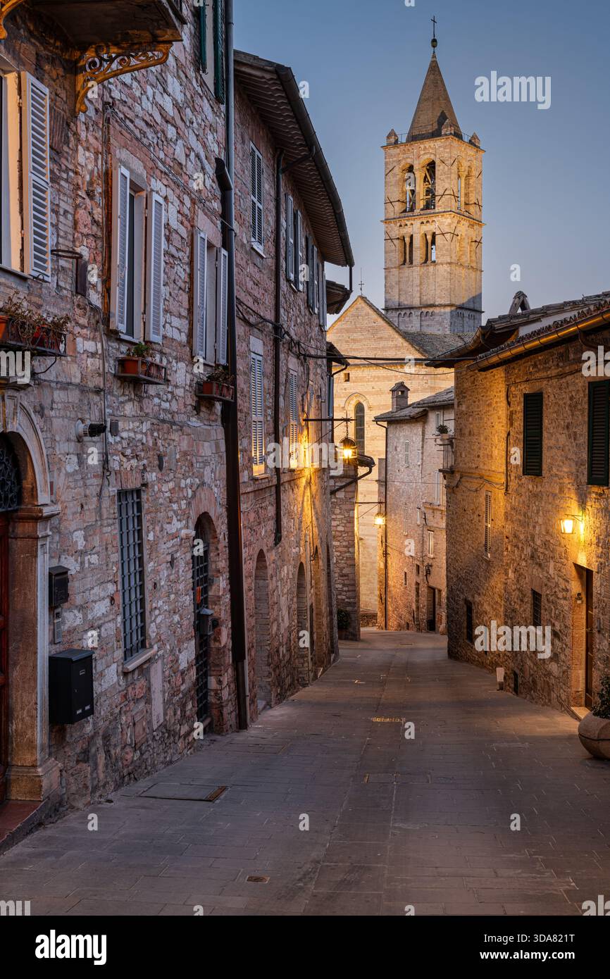 Assisi italy street view hi-res stock photography and images - Alamy