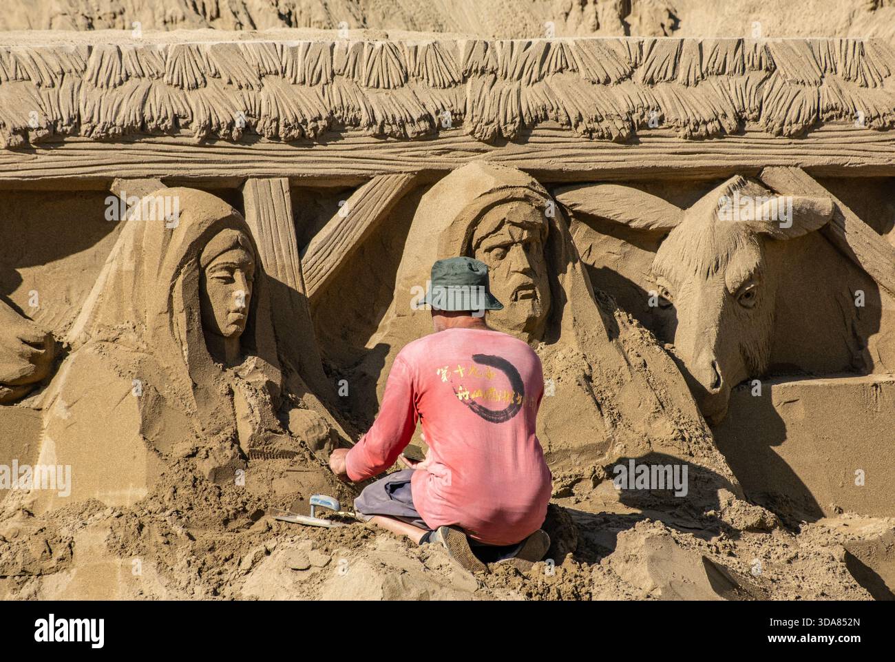 Las Palmas, Gran Canaria, Canary Islands, Spain. 9th December, 2025. A team of international sand sculptors work on the annual 2,000 square metre sand nativity scene on the city beach in Las Palmas on Gran Canaria. Credit: Alan Dawson/Alamy Live News Stock Photo