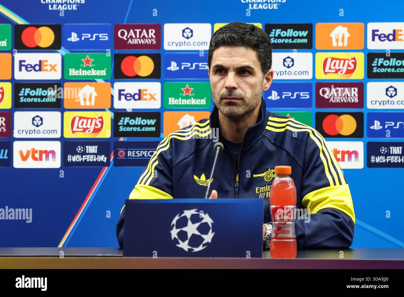 Mikel arteta press conference hi-res stock photography and images - Alamy
