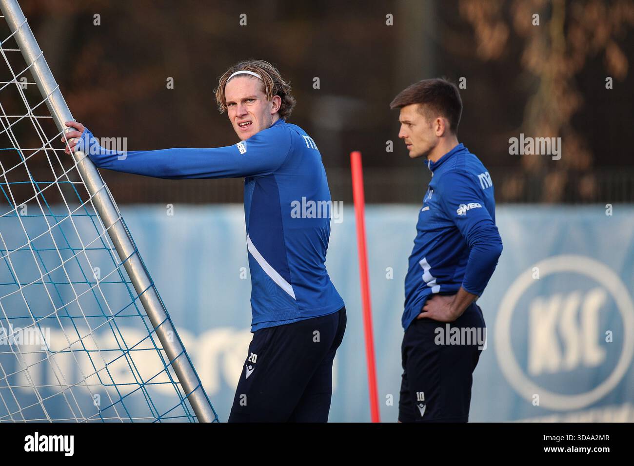 David Herold (Karlsruhe, #20) recovers after a running session Marvin ...
