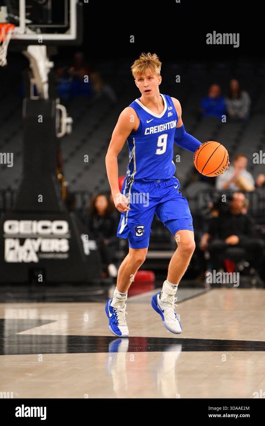 LAS VEGAS, NV - NOVEMBER 25: Creighton Bluejays guard Ty Davis (9 ...