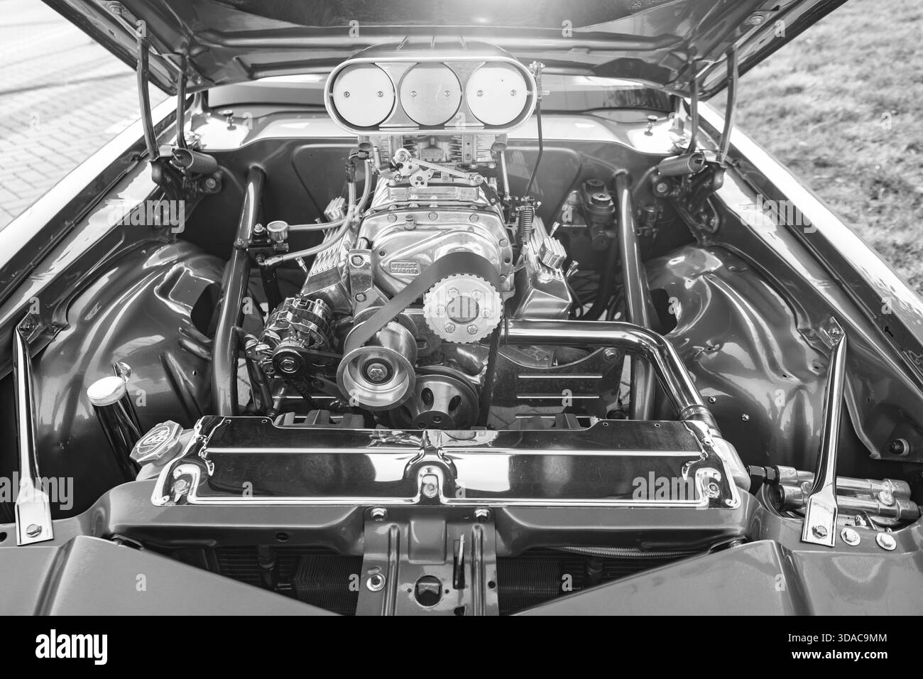 Park Ridge, Illinois, USA - August 22, 2024: Chevy Camaro outdoor ...