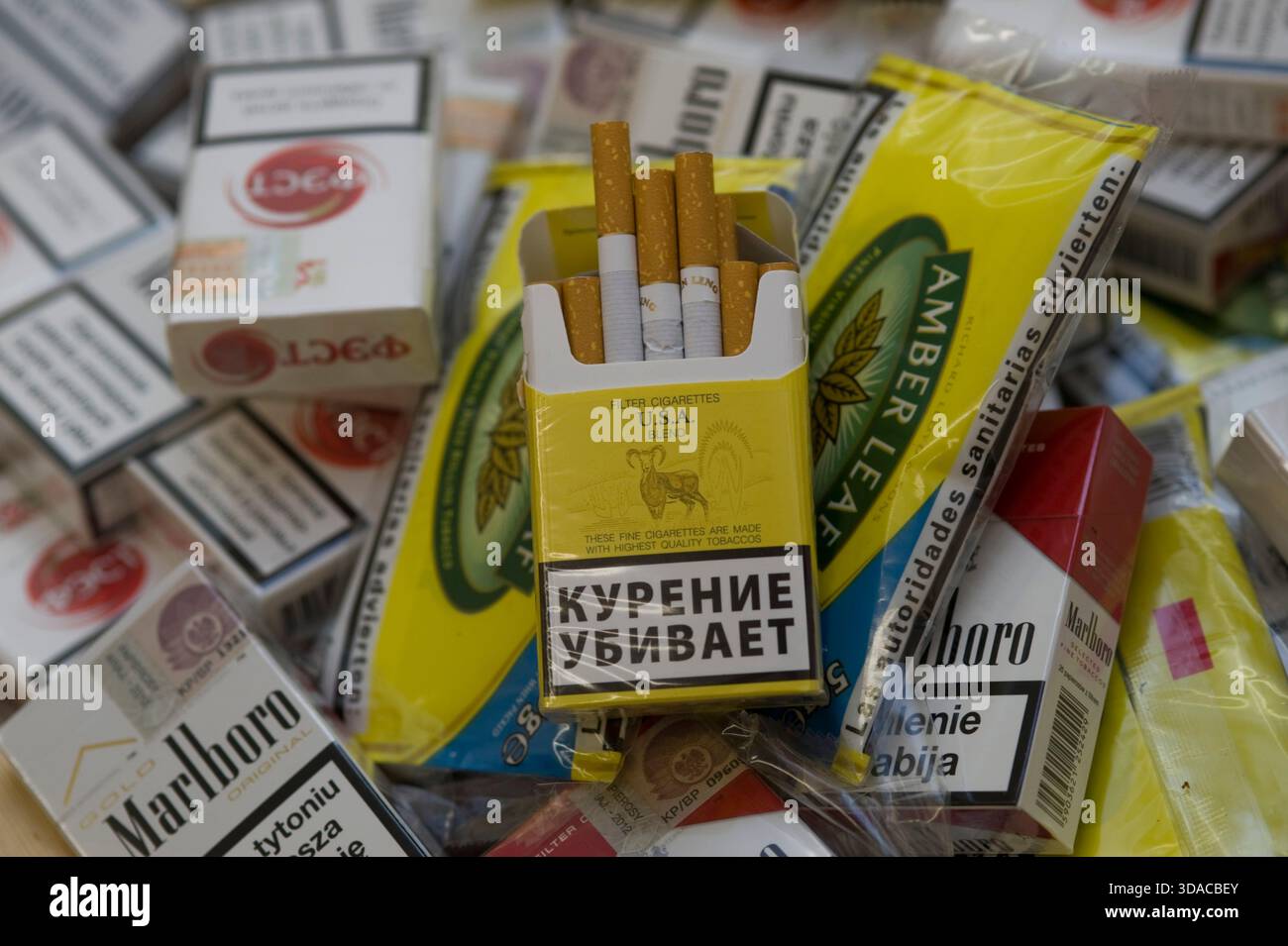 tobacco customs uk Tobacco duty hi-res stock photography and images