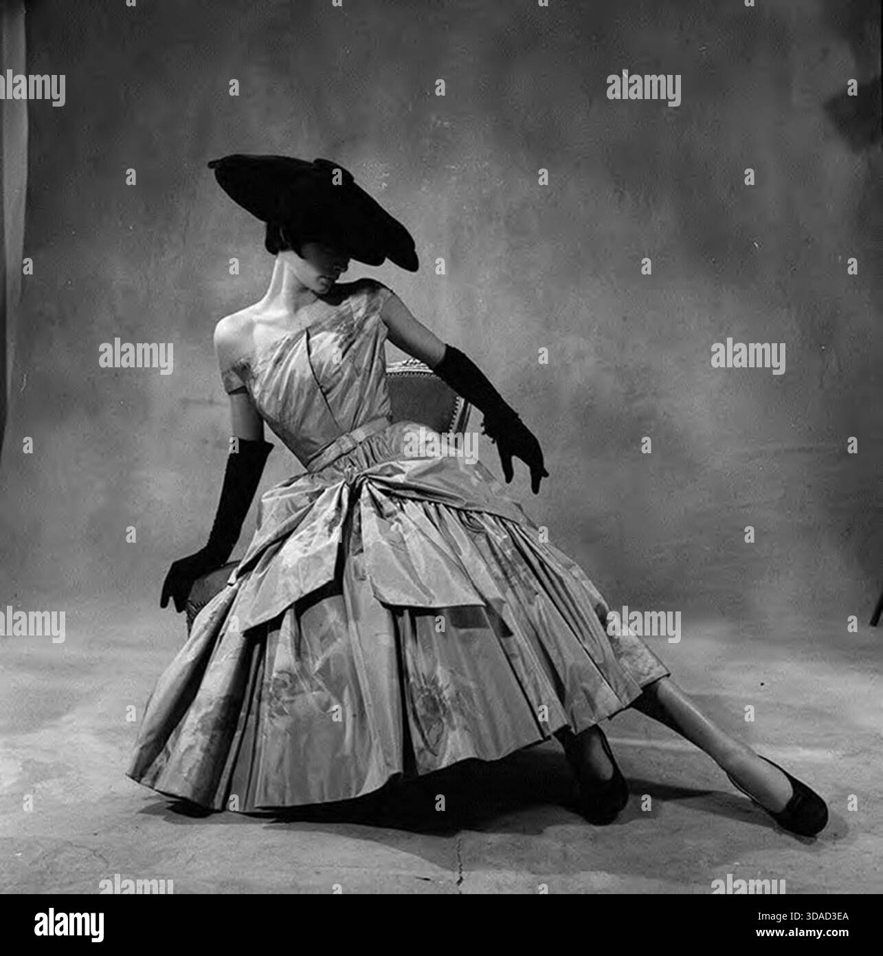 Fashion model 1950 hi-res stock photography and images - Alamy