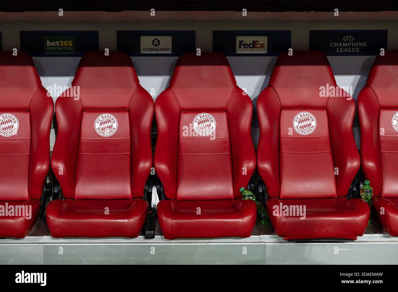 Empty player bench / substitute bench with the FC FC Bayern Munich logo  GER, FC FC Bayern Munich vs. Sporting Lisbon SCP, football, Champions  League, group phase 6th matchday, season 2025/2026, 09.12.2025. (