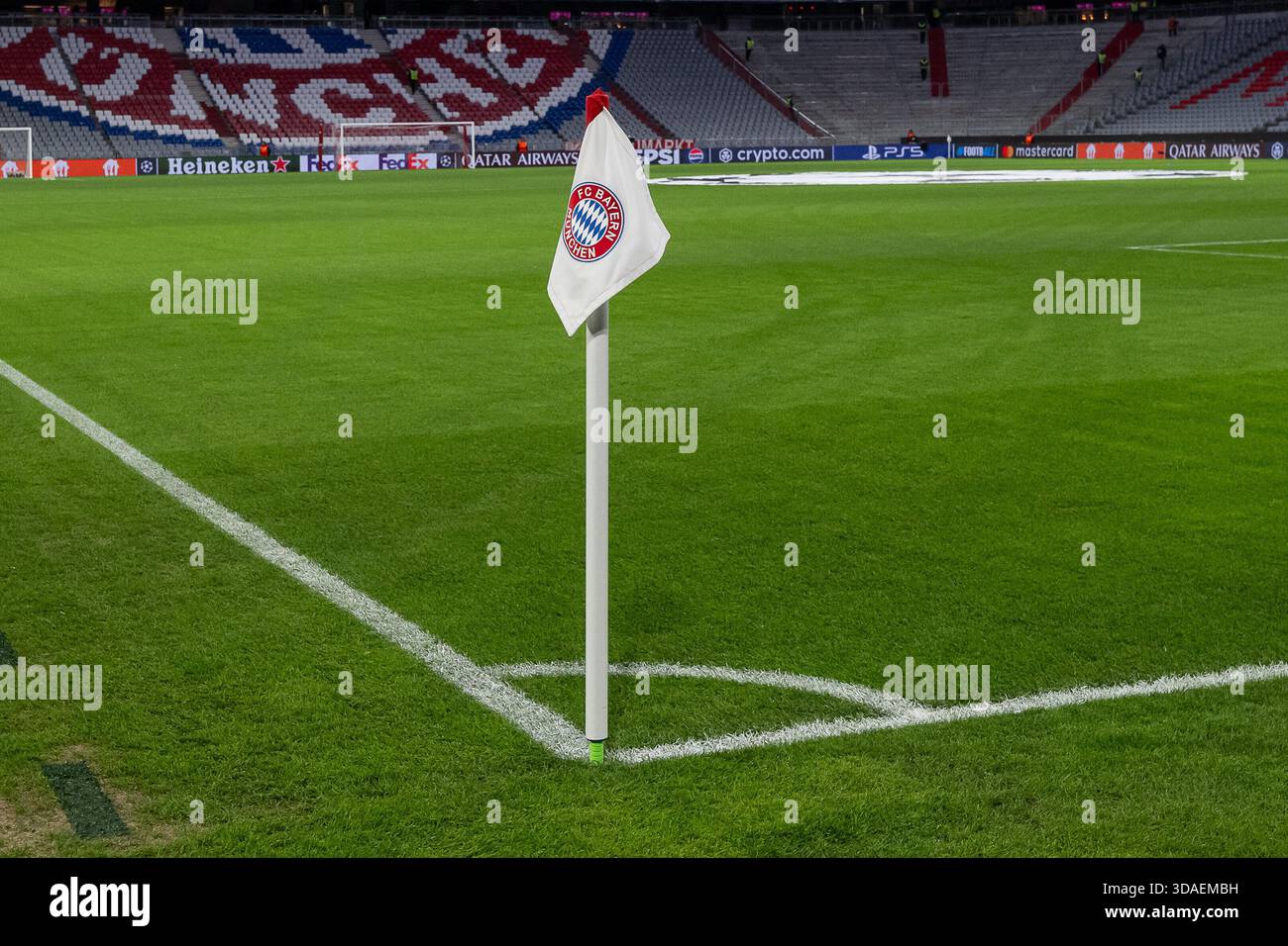 Corner flag with FC FC Bayern Munich logo, stadium panorama with view of  the North Curve of the arena GER, FC FC Bayern Munich vs. Sporting Lisbon  SCP, Football, Champions League, Group