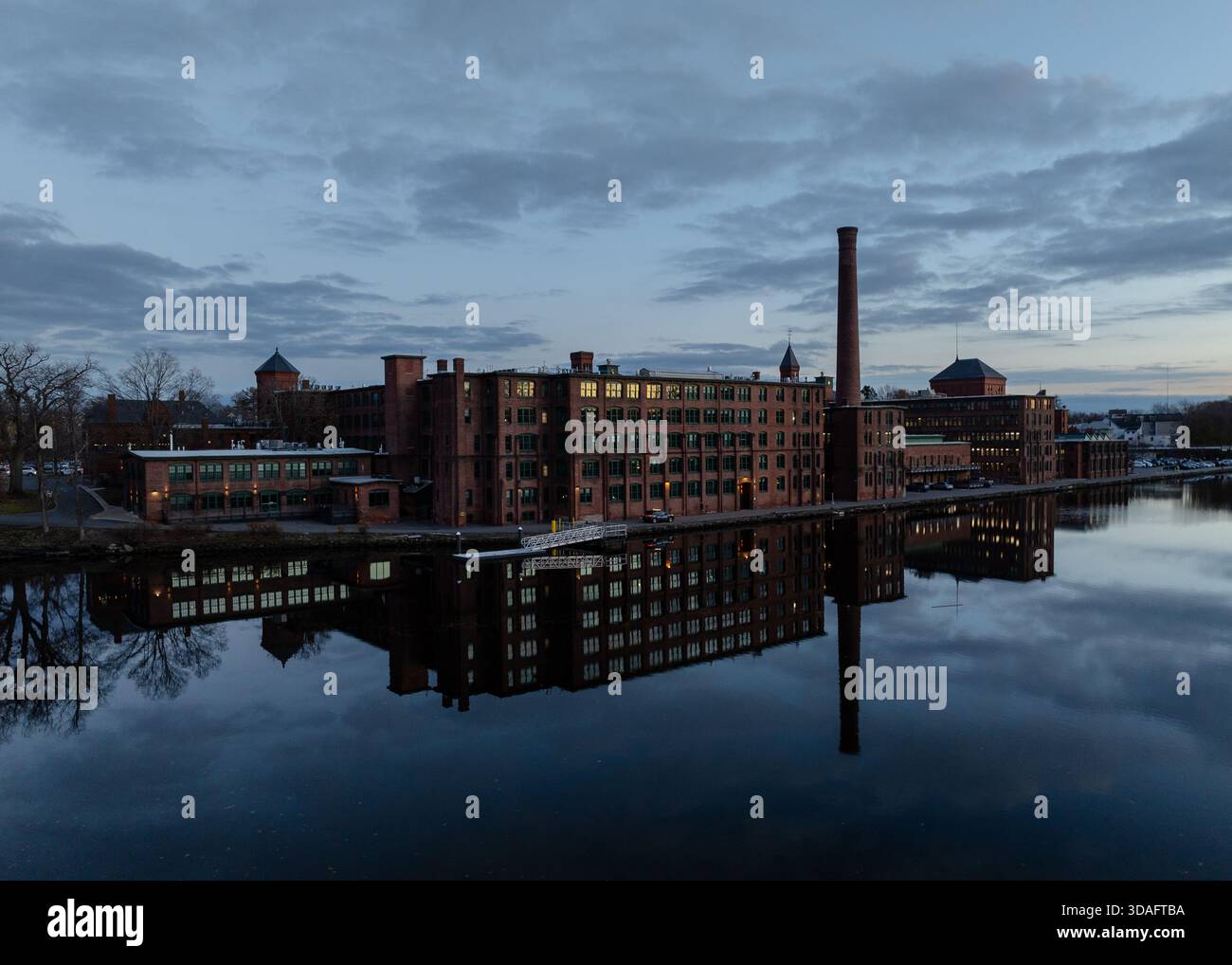 Assachu Aerial view of a 19th-century Industrial Revolution factory complex ...